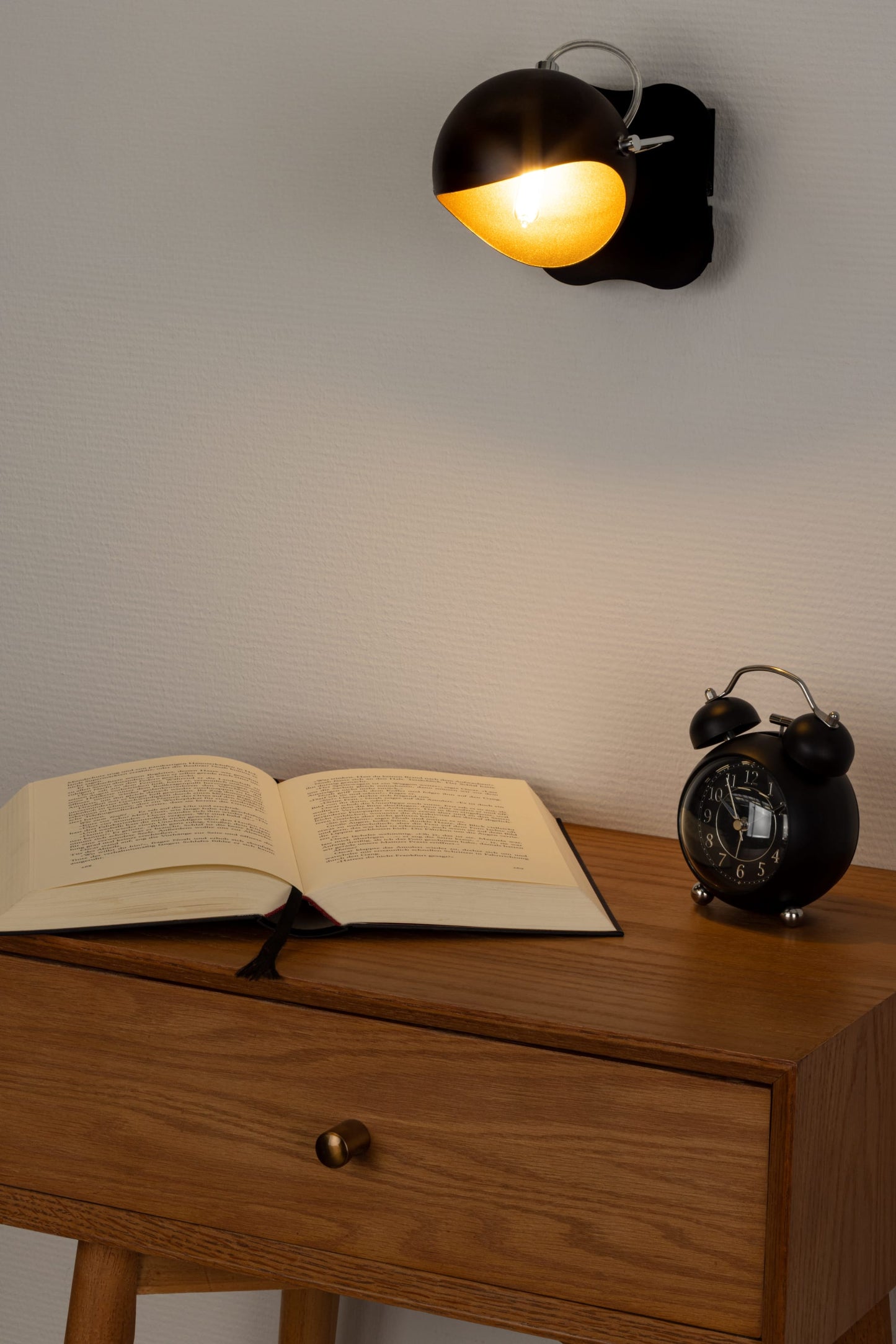 Obsidian Wall Lamp